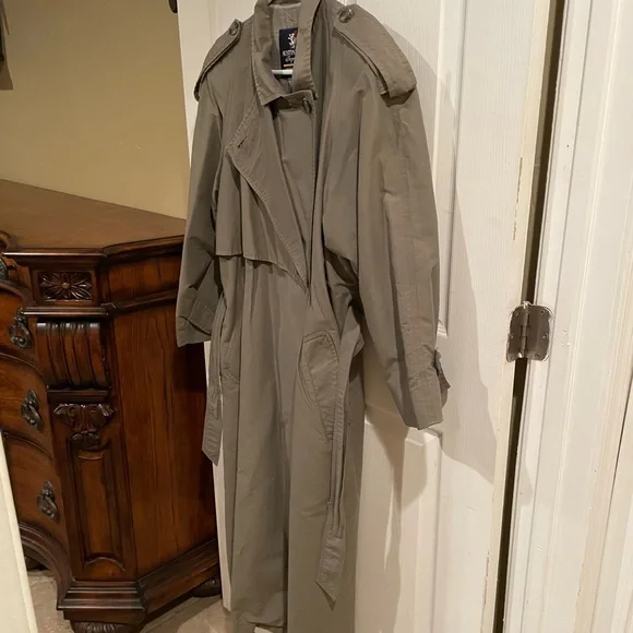 Vintage Austin Reed Olive Trench Coat - Picture 3 of 7